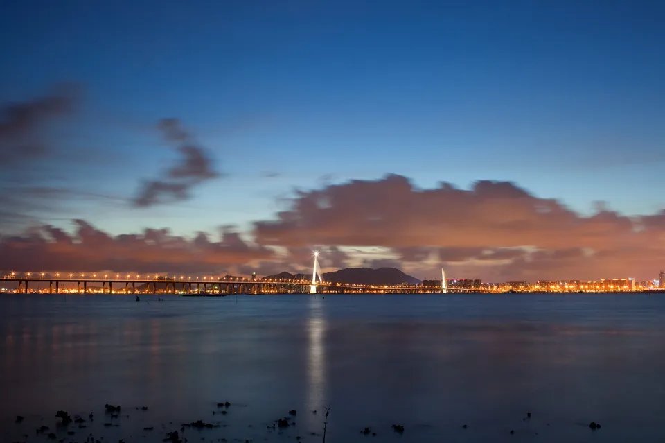 The Shenzhen Bay Bridge at dusk, seen from the Shenzhen shore.